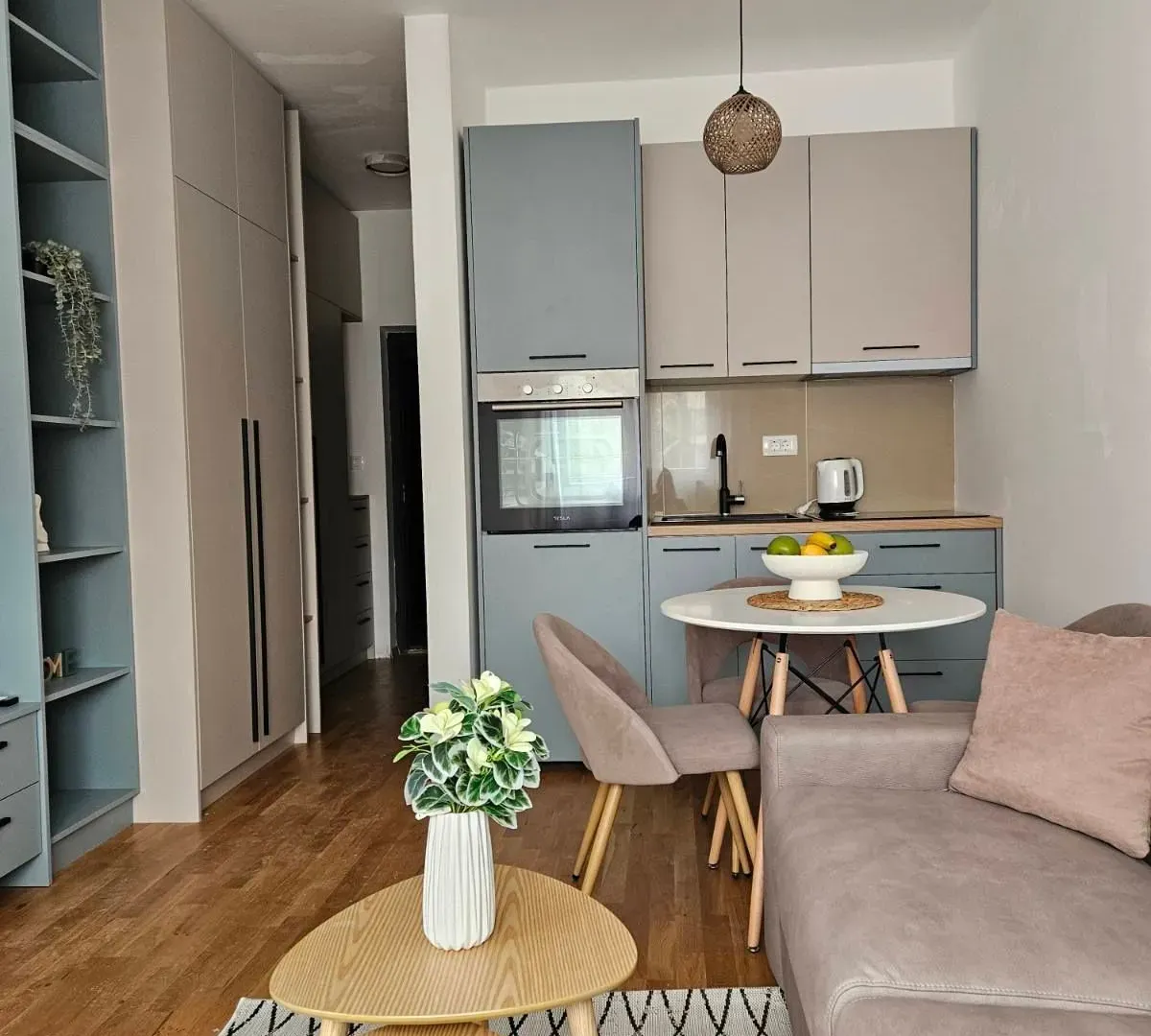 Rent, studio apartment, 23m², Bečići, Budva