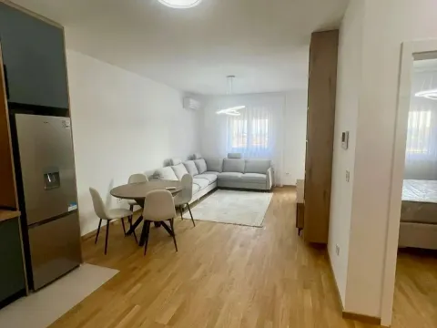 Rent, one bedroom apartment, 47m², Stari Aerodrom, Podgorica - image 3