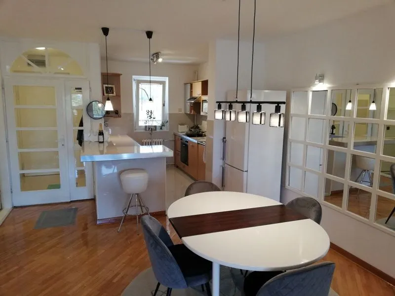 Sale, house, 289m², Filmski Grad, Beograd