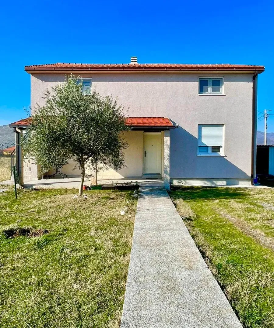 Izdavanje, kuća, 145m², Donji Kokoti, Podgorica