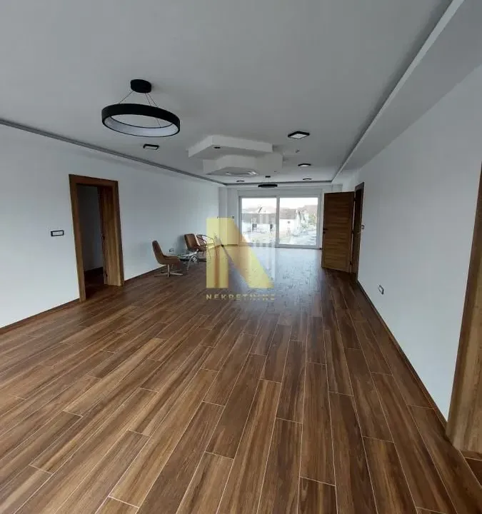 Izdavanje, poslovni prostor, 250m², Veternik, Novi Sad Sve Podlokacije