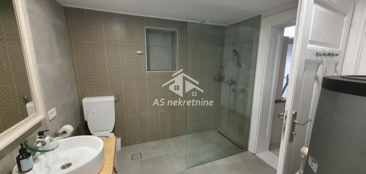 Izdavanje, dvosoban stan, 60m², Profesorska Kolonija, Palilula Sve Podlokacije