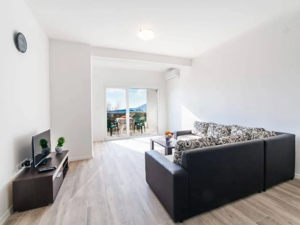 Rent, one bedroom apartment, 50m², Rafailovići, Budva