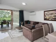 Rent, one bedroom apartment, 85m², Škaljari, Kotor - image 2