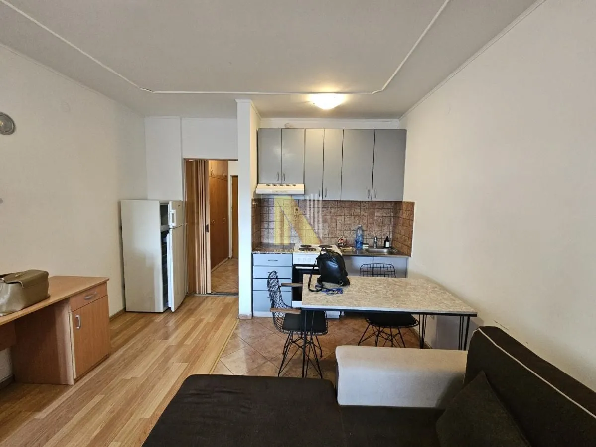 Izdavanje, garsonjera, 31m², Centar, Novi Sad