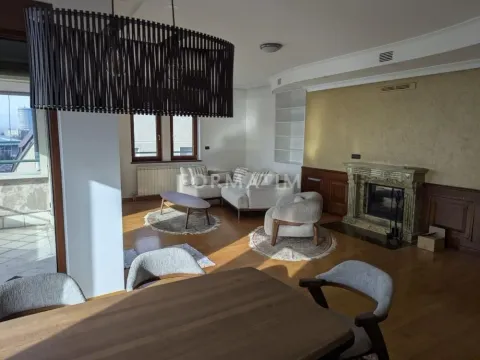 Izdavanje, četvorosoban stan, 160m², Vračar Hram, Vračar Sve Podlokacije - image 1