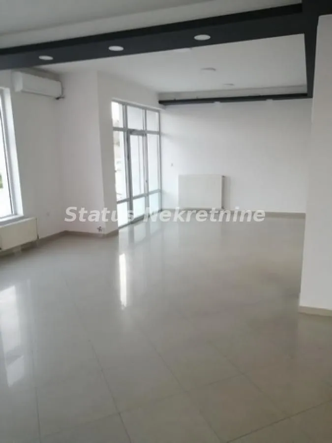 Sale, office space, 330m², Ruma, Srbija