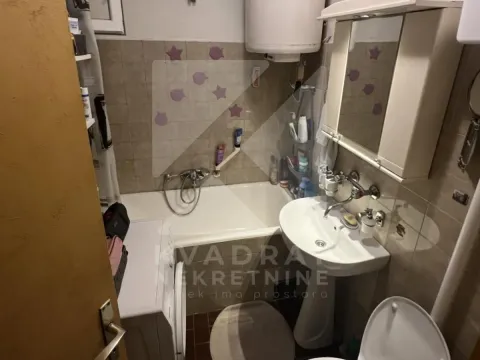 Izdavanje, dvosoban stan, 60m², Blok 6, Podgorica - image 11