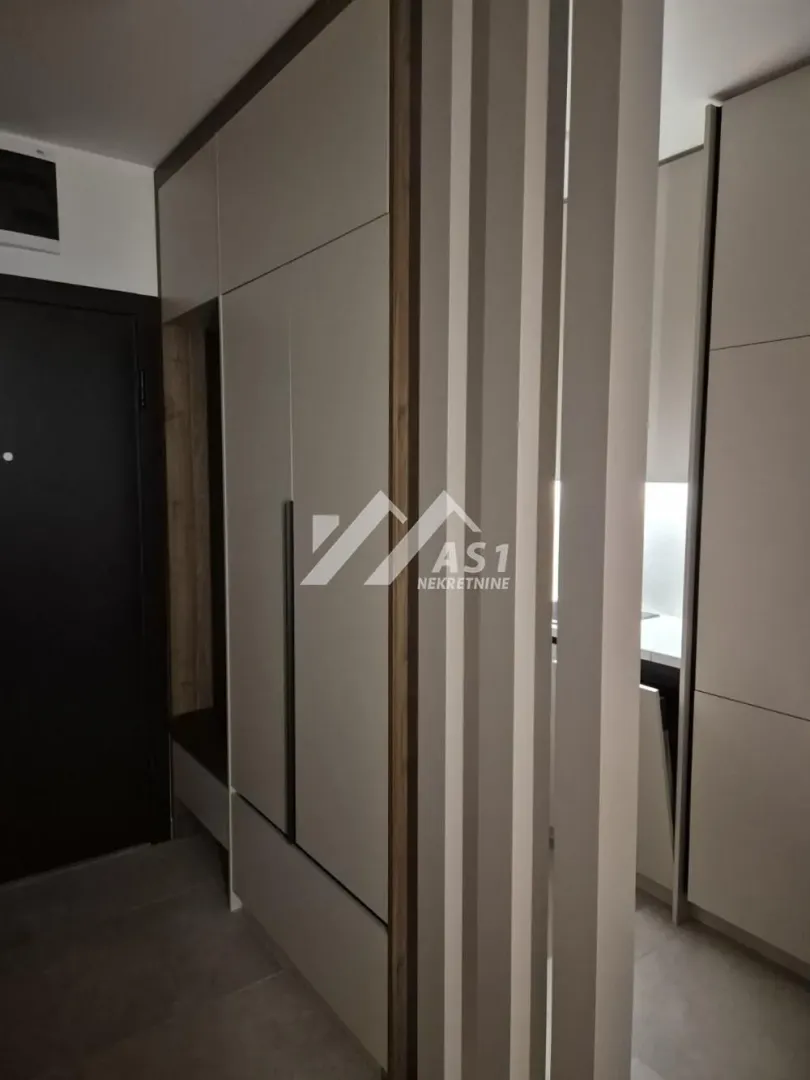 Izdavanje, jednosoban stan, 36m², Bulevar Evrope, Novi Sad Sve Podlokacije