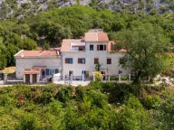 Rent, house, 150m², Orahovac, Kotor - image 2