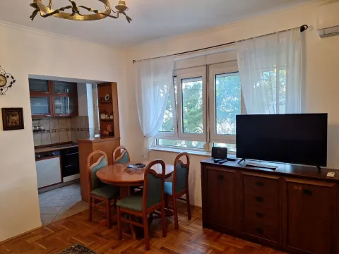 Izdavanje, dvosoban stan, 70m², Centar, Podgorica - image 10
