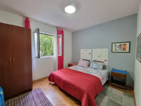Rent, two bedroom apartment, 52m², Budva, Crna Gora - image 7