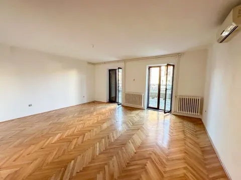 Izdavanje, kuća, 200m², Stari Aerodrom, Podgorica - image 4