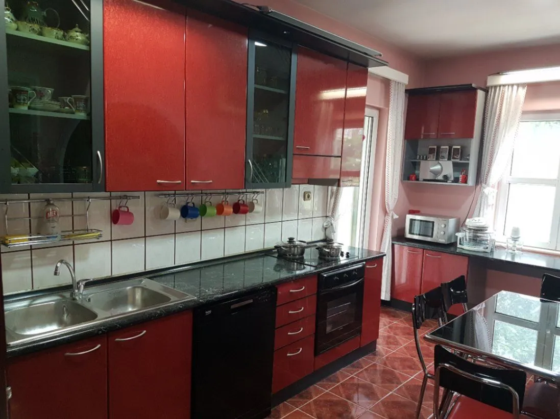 Sale, house, 489m², Zagorič, Podgorica