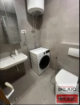 Izdavanje, dvosoban stan, 70m², Centar, Novi Sad - image 12