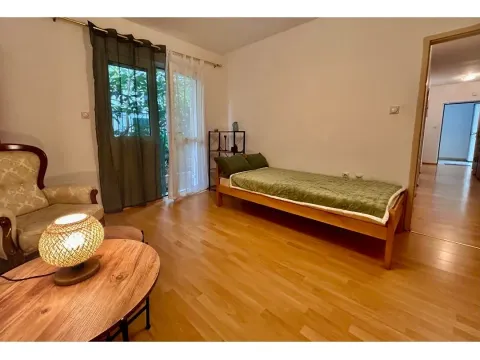 Rent, two bedroom apartment, 100m², Kalimanj, Tivat - image 6