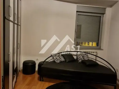 Izdavanje, četvorosoban stan, 99m², Centar, Novi Sad - image 4