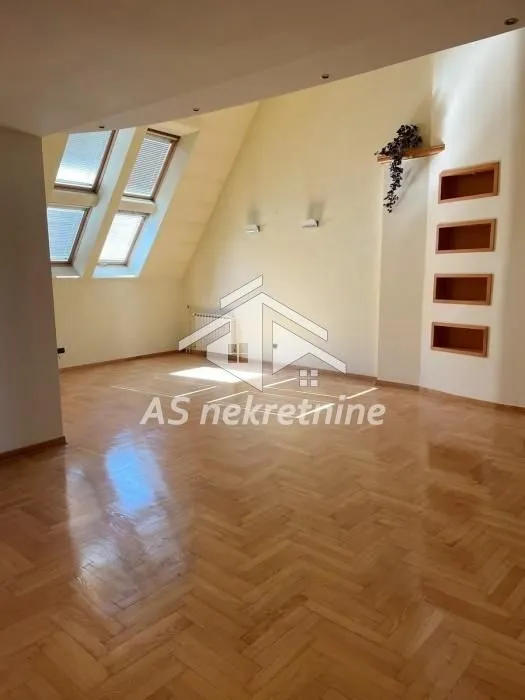 Izdavanje, stan, 207m², Kalenić Pijaca, Vračar Sve Podlokacije