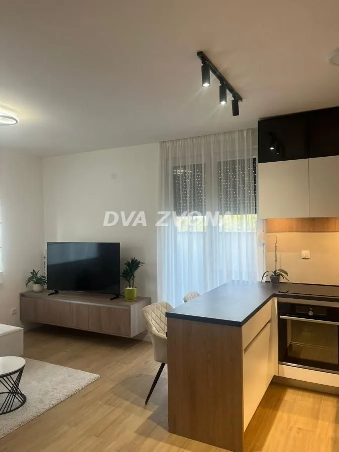 Prodaja, trosoban stan, 59m², Alibegovac, Petrovaradin