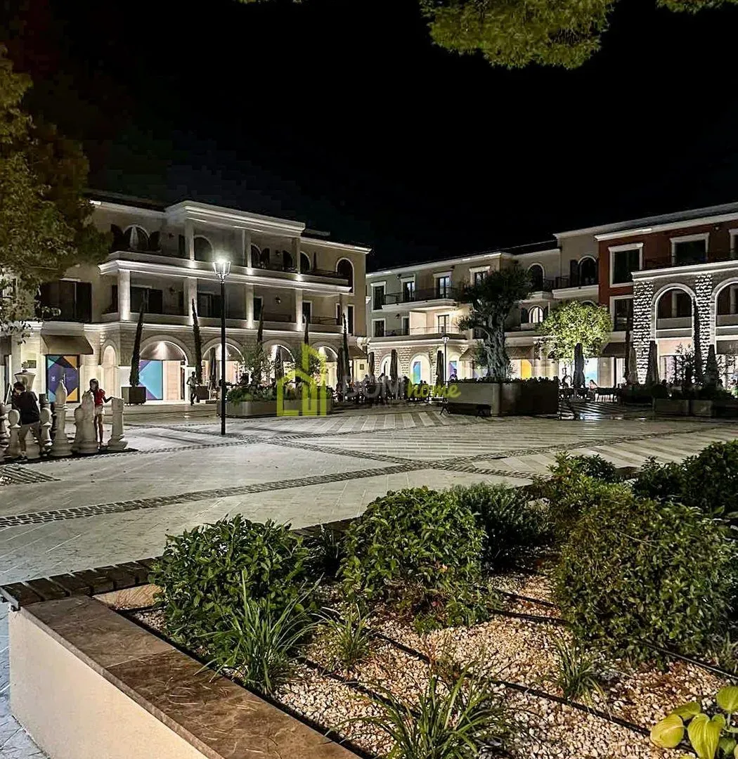 Izdavanje, jednosoban stan, 70m², Tivat, Crna Gora