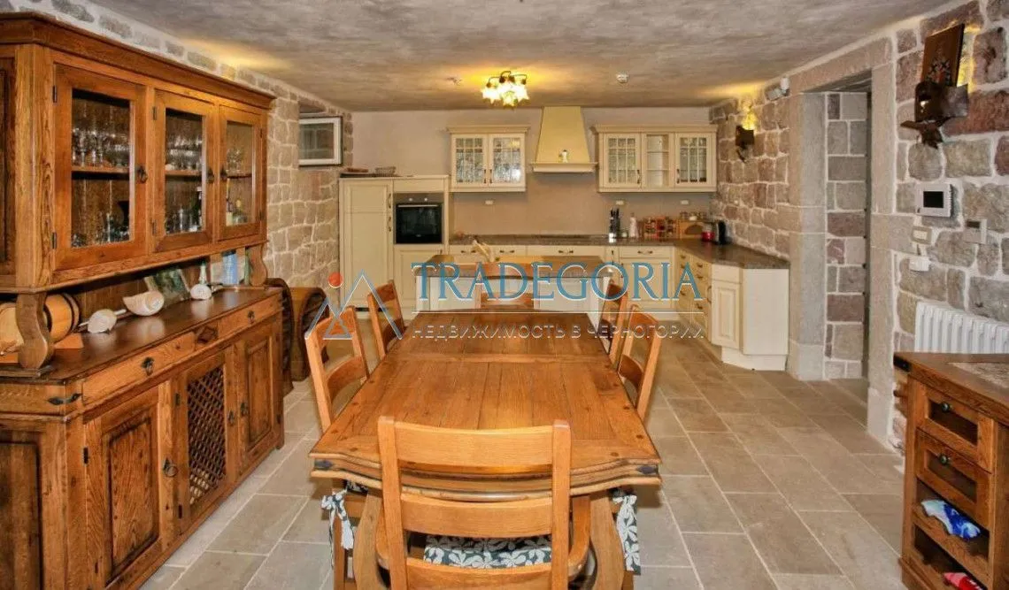 Prodaja, kuća, 350m², Reževići, Budva