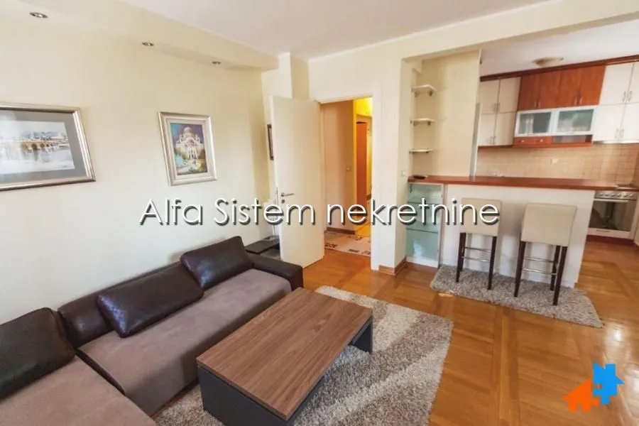 Izdavanje, dvosoban stan, 48m², Čubura, Beograd