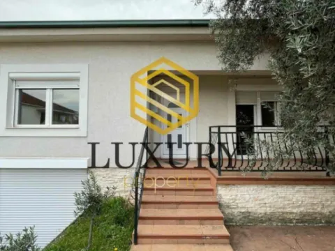 Prodaja, kuća, 230m², Blok 5, Podgorica - image 4