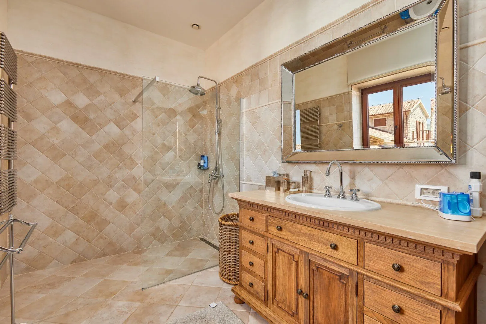 Sale, house, 2191m², Blizikuće, Budva