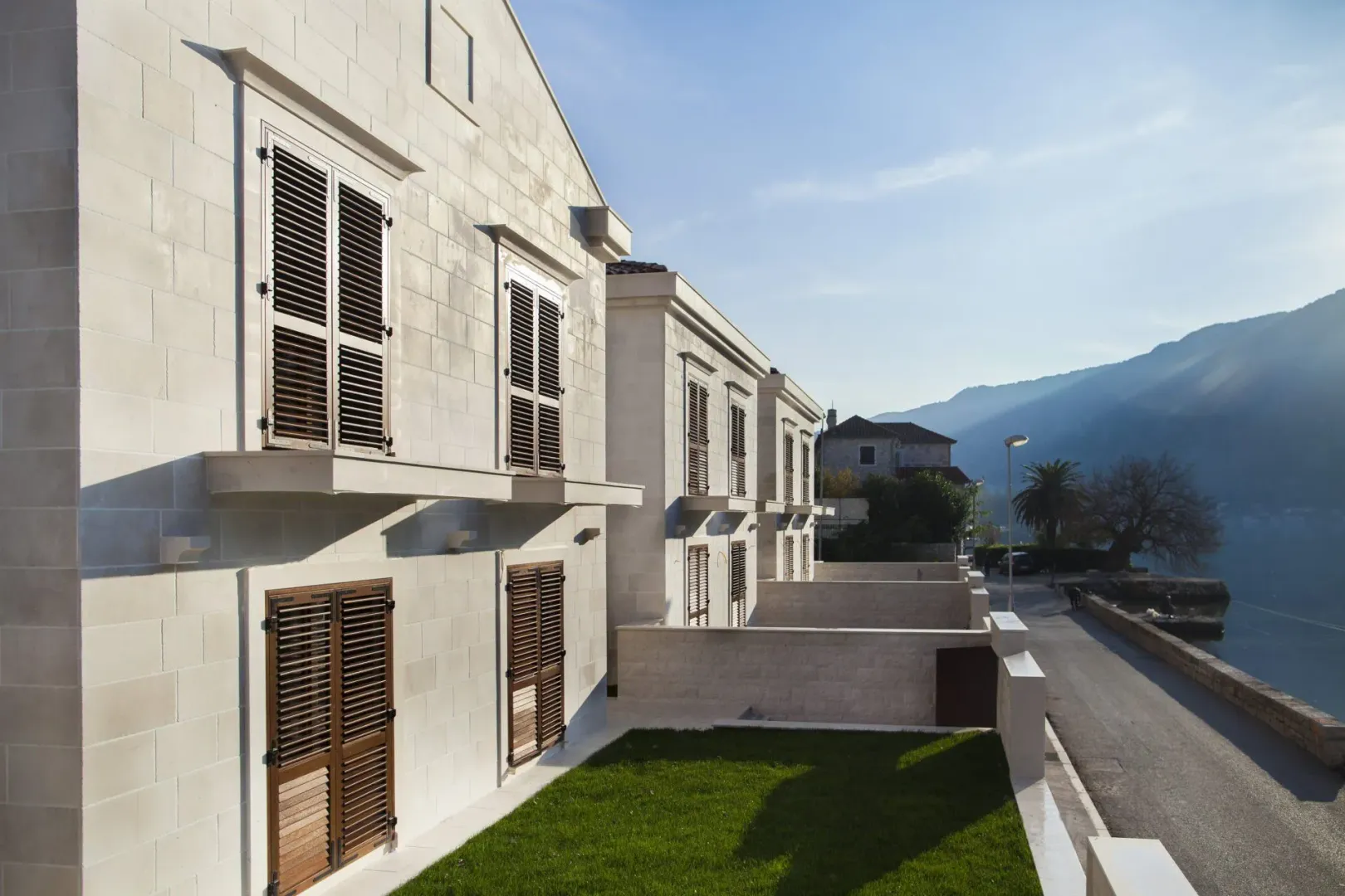 Prodaja, četvorosoban stan, 196m², Dobrota, Kotor
