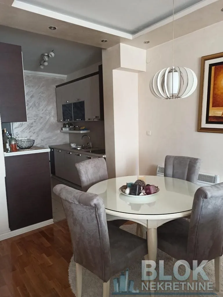 Izdavanje, dvosoban stan, 90m², Preko Morače, Podgorica