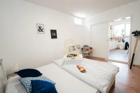 Izdavanje, kuća, 100m², Petrovaradin, Novi Sad - image 19