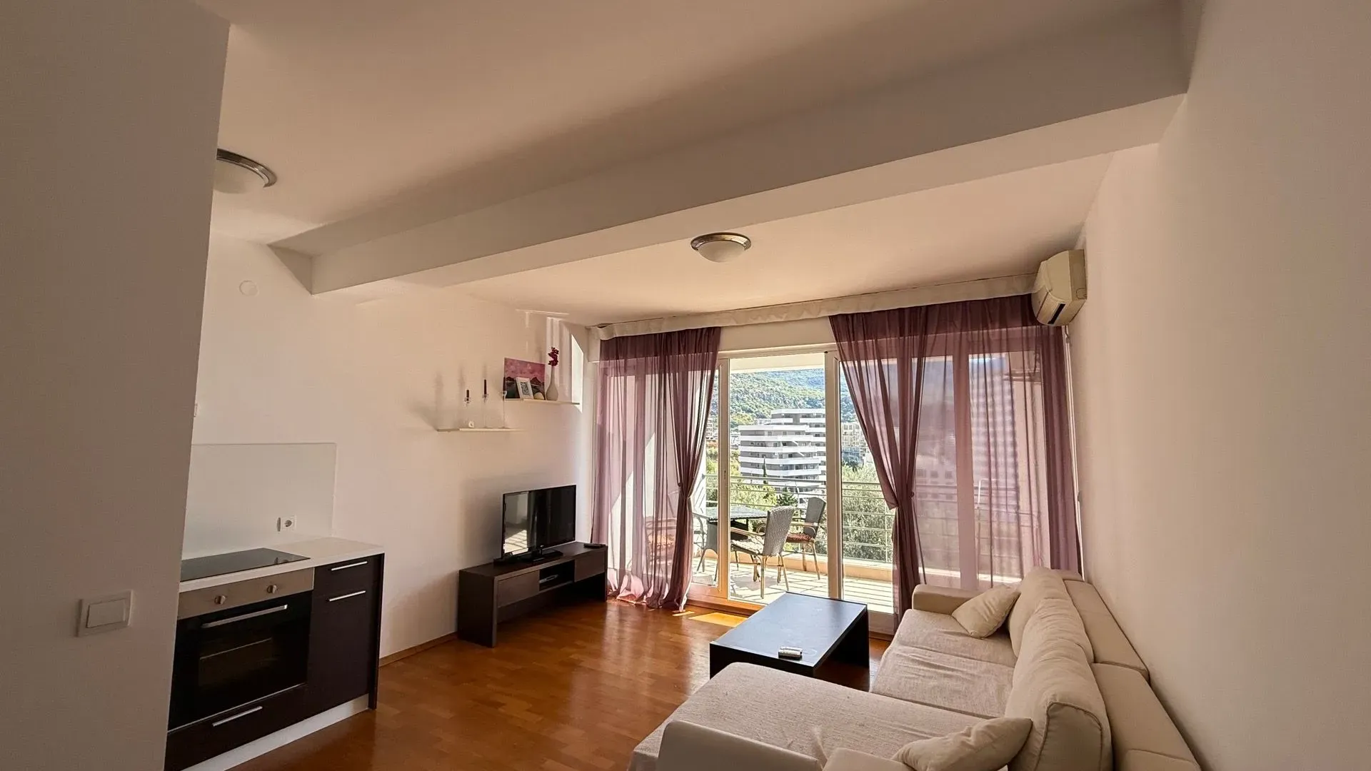 Rent, two bedroom apartment, 46m², Bečići, Budva