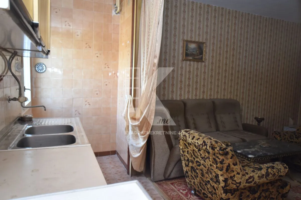 Sale, house, 240m², Dahna, Podgorica