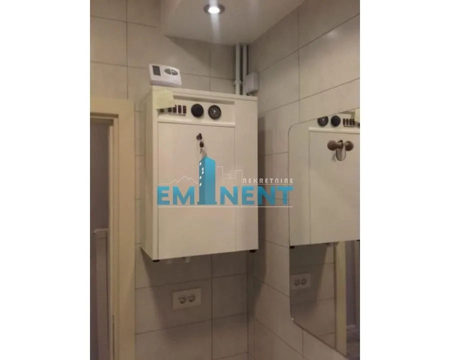 Izdavanje, trosoban stan, 57m², Crveni Krst, Beograd