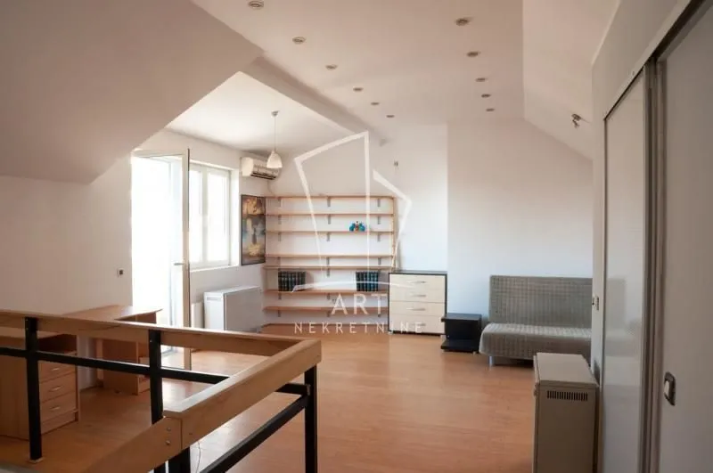 Prodaja, trosoban stan, 104m², Vračar Hram, Vračar Sve Podlokacije