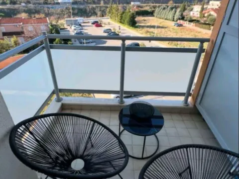 Izdavanje, jednosoban stan, 27m², City Kej, Podgorica - image 9