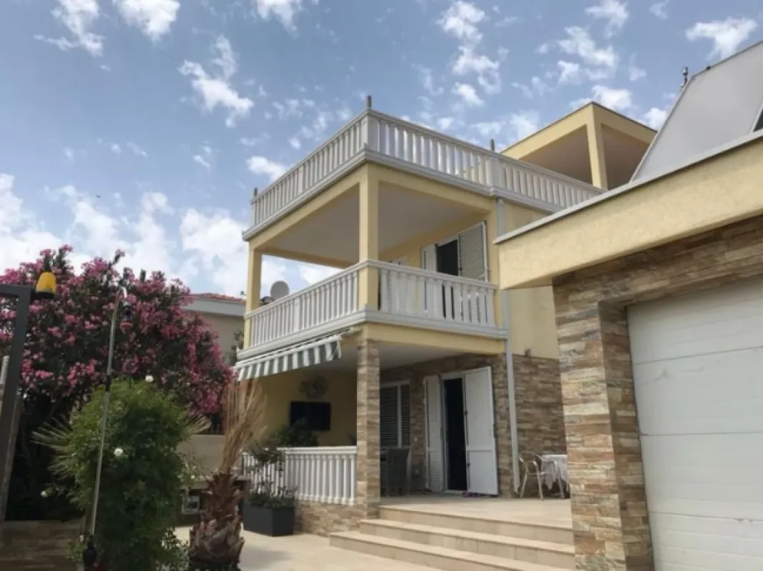 Prodaja, kuća, 300m², Dobra Voda, Budva