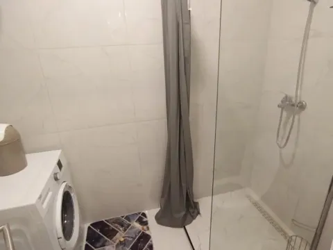 Izdavanje, jednosoban stan, 45m², City Kvart, Podgorica - image 9