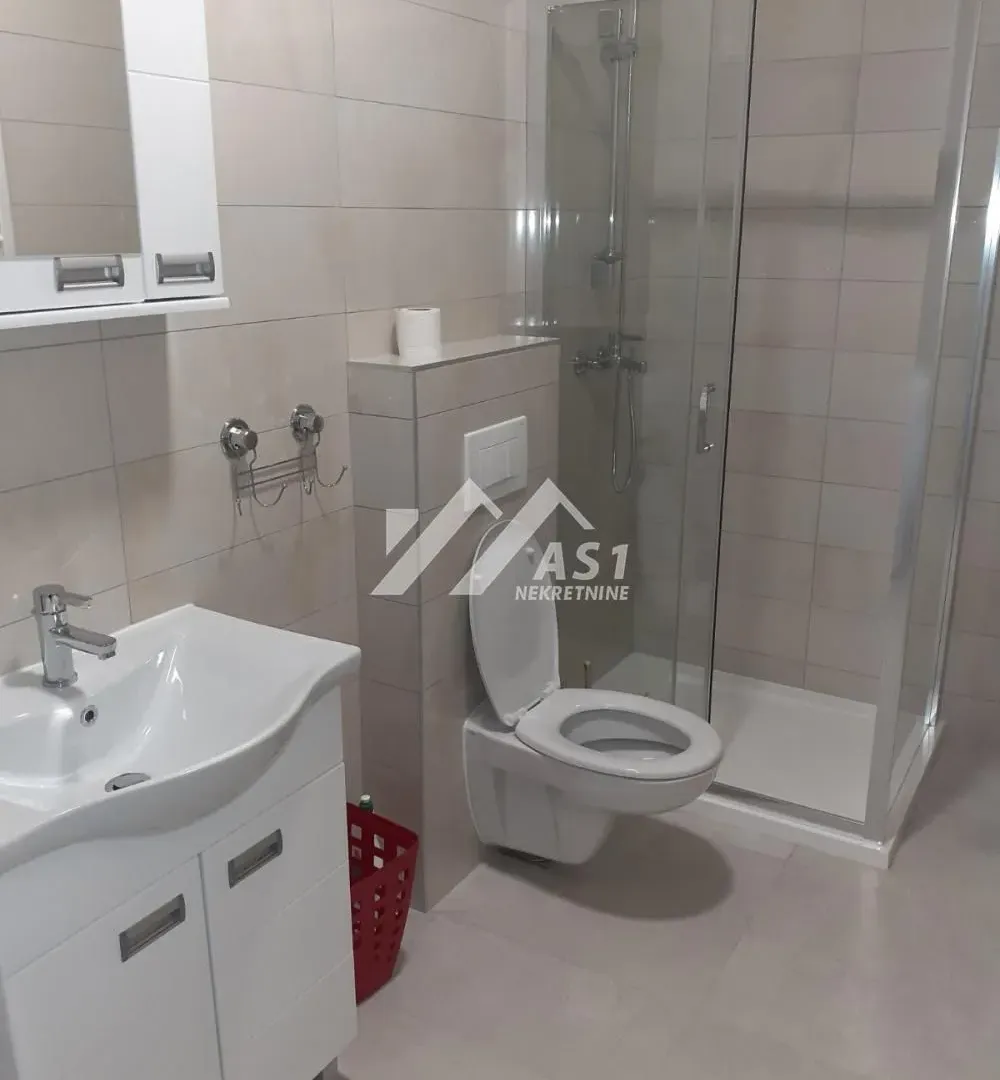 Izdavanje, jednosoban stan, 42m², Petrovaradin, Novi Sad
