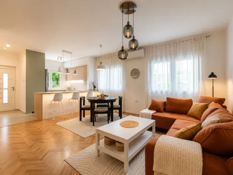 Rent, three bedroom apartment, 100m², Dalmatinska ulica, Podgorica - image 2