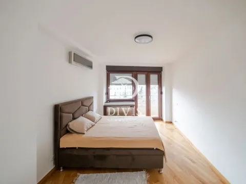 Izdavanje, trosoban stan, 111m², Vračar Hram, Vračar Sve Podlokacije - image 9