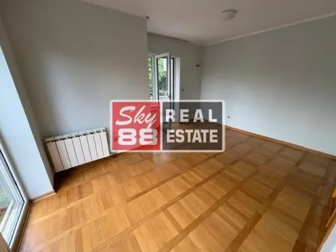 Izdavanje, kuća, 250m², Savski Venac, Beograd - image 10