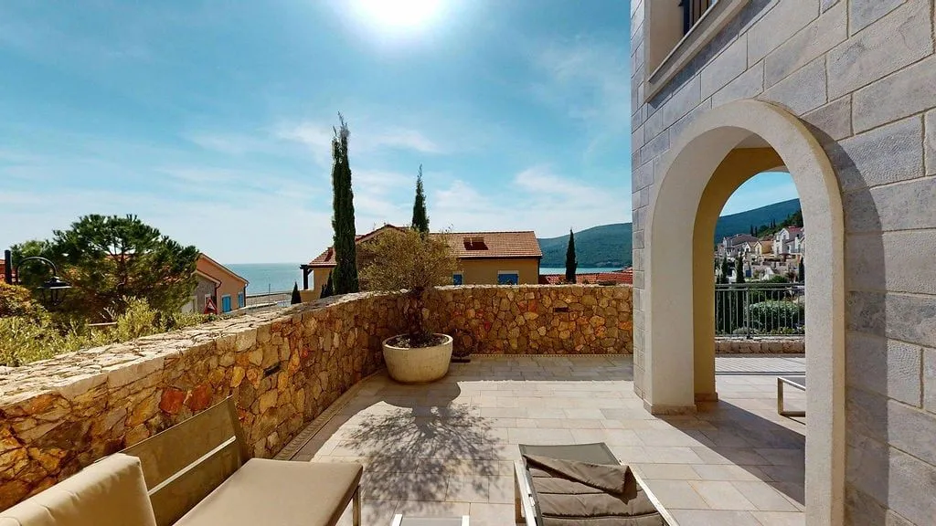 Prodaja, trosoban stan, 112m², Tivat, Crna Gora