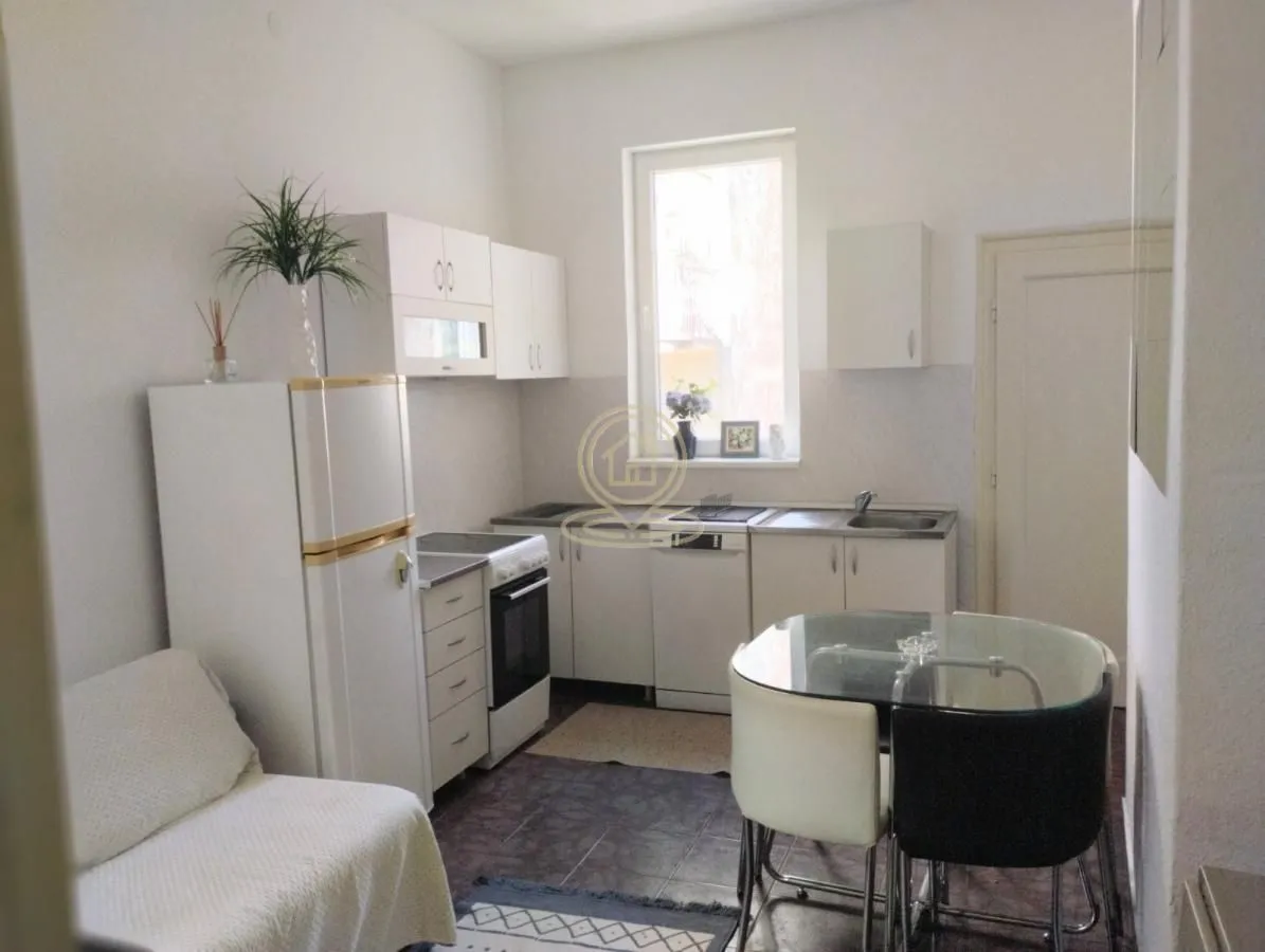 Rent, two bedroom apartment, 61m², Stari Grad, Beograd