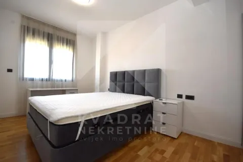 Rent, three bedroom apartment, 130m², Dalmatinska ulica, Podgorica - image 9