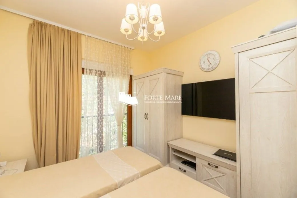 Prodaja, trosoban stan, 141m², Baošići, Herceg Novi