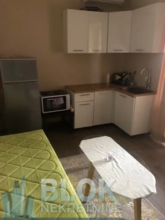 Izdavanje, jednosoban stan, 32m², Centar, Podgorica