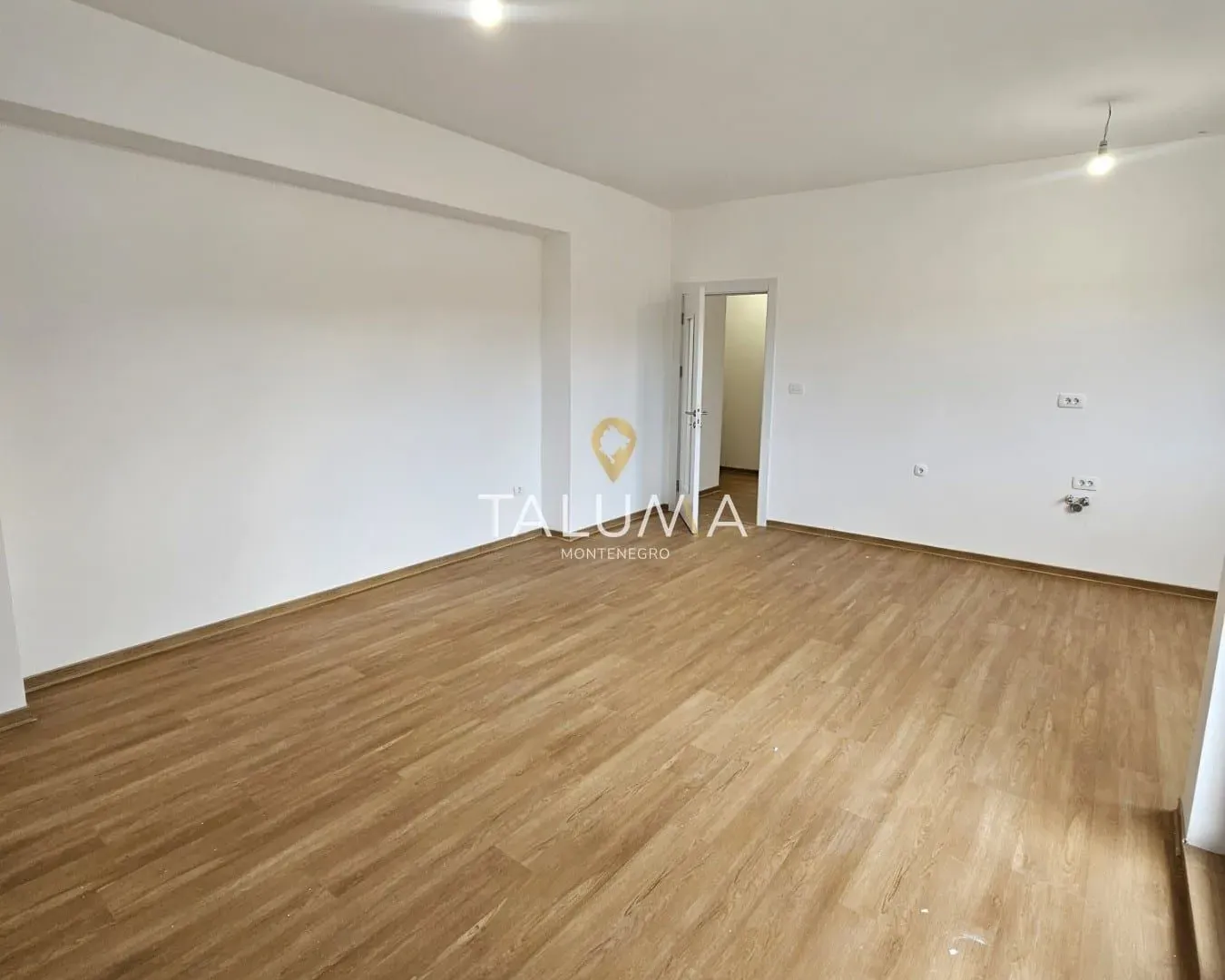 Izdavanje, dvosoban stan, 60m², Zelenika, Podgorica