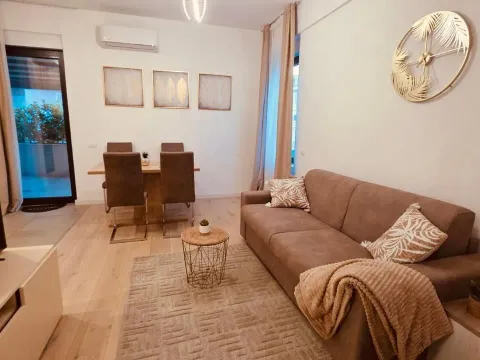 Rent, one bedroom apartment, 75m², Kalimanj, Tivat - image 2