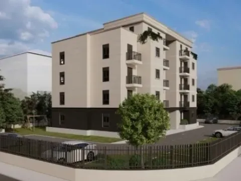 Prodaja, trosoban stan, 236m², Tološi, Podgorica - image 2